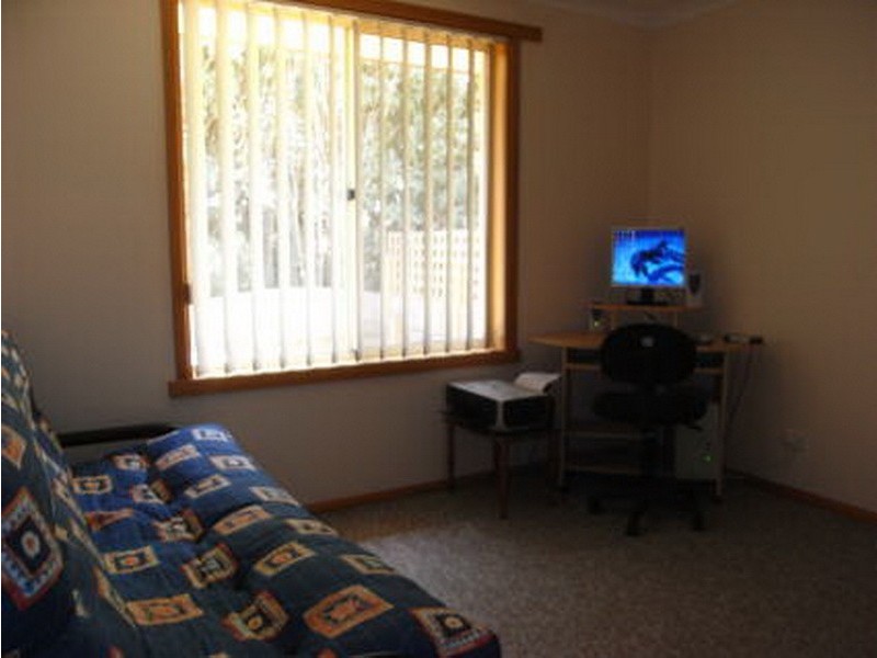 1/4 Singline Avenue, Burnie TAS 7320