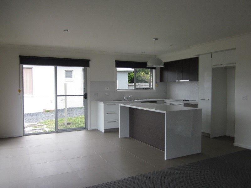 2/37 Falmouth Street, Somerset TAS 7322