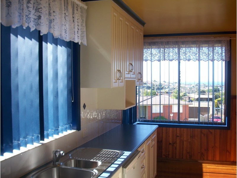2 Pease Street, Burnie TAS 7320