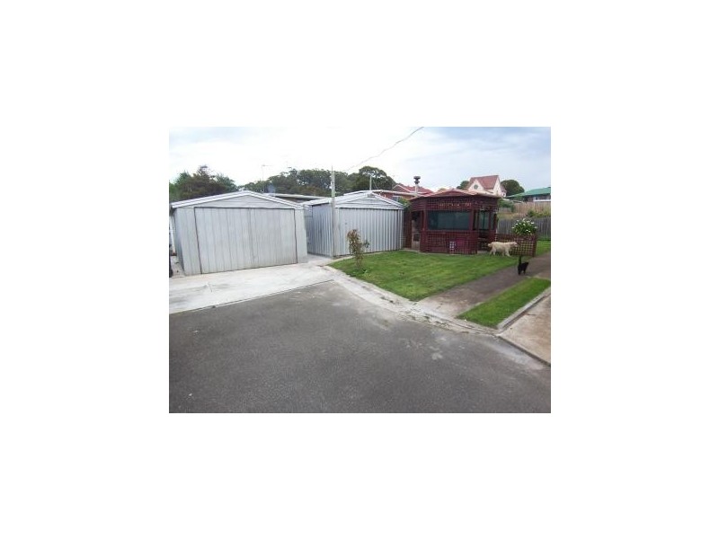 2A Simpson Street, Somerset TAS 7322