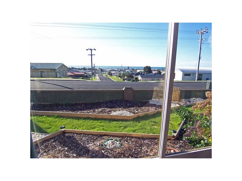 24 Pelissier Street, Somerset TAS 7322