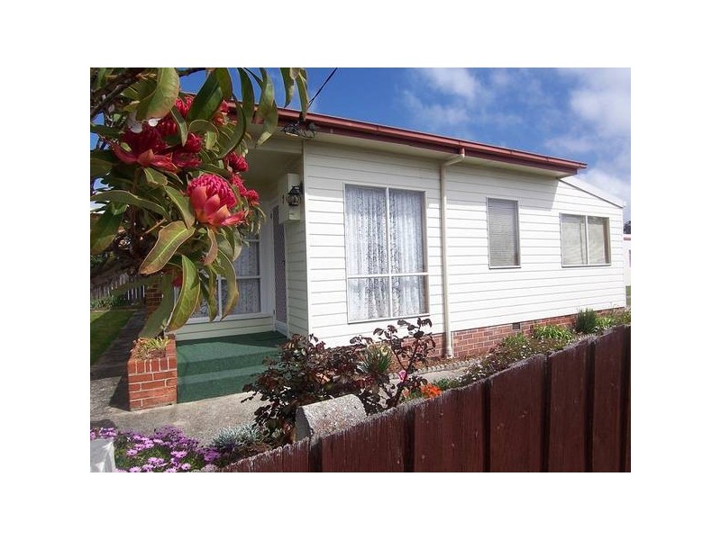 7 George Street, Somerset TAS 7322