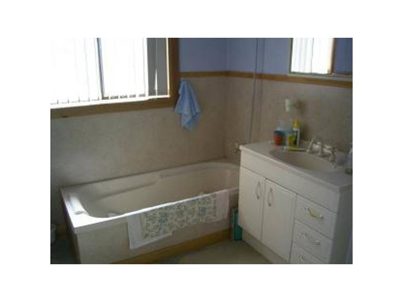 17 Athol Street, Somerset TAS 7322