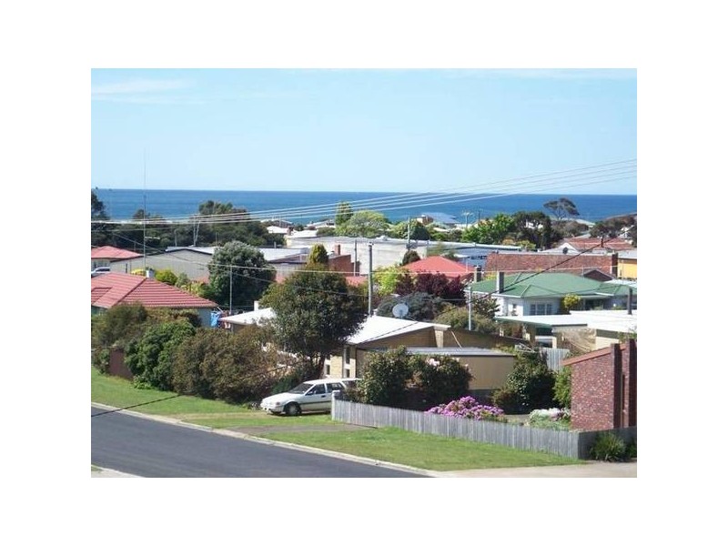 23 George Street, Somerset TAS 7322