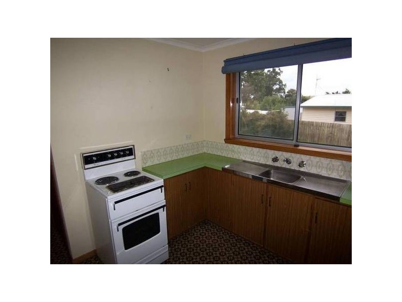 2 Kenelm Avenue, Sisters Beach TAS 7321