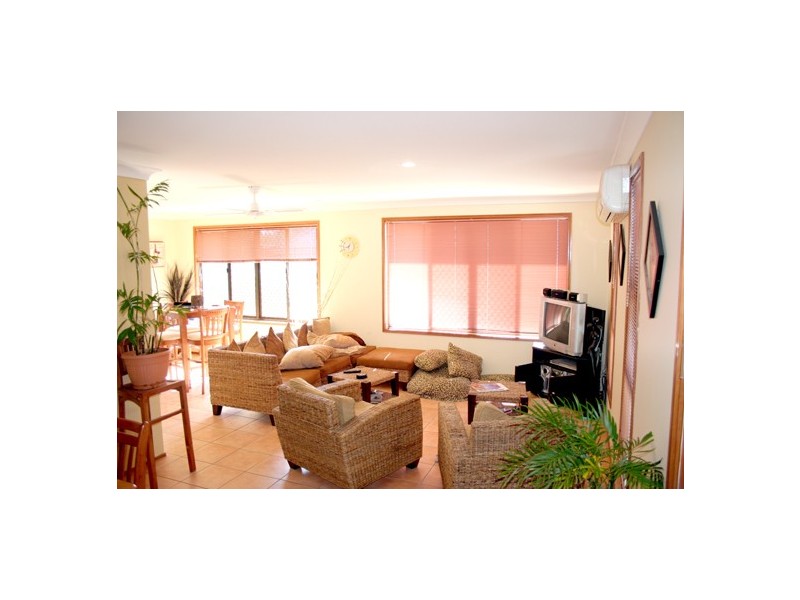 5 Foreshore Close, Elanora QLD 4221