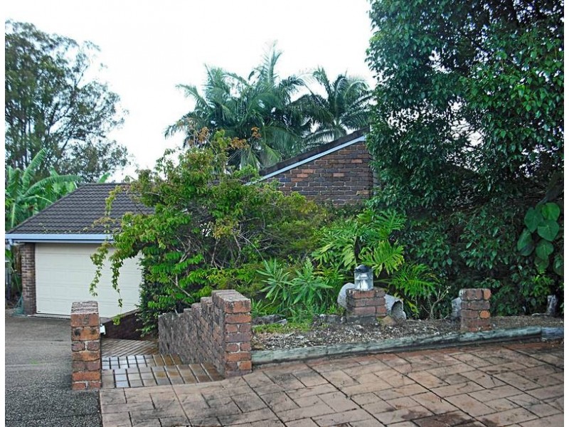 15 Oakwood Terrace, Palm Beach QLD 4221