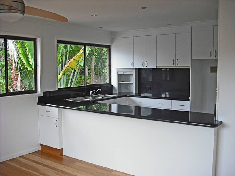 15 Oakwood Terrace, Palm Beach QLD 4221