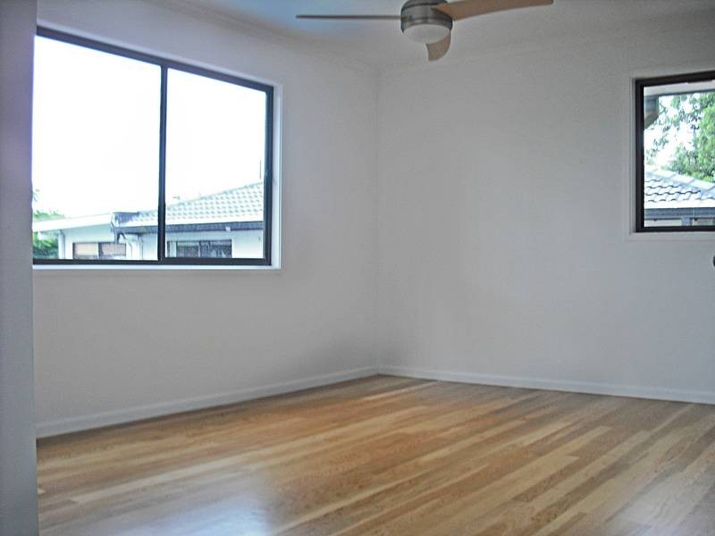 15 Oakwood Terrace, Palm Beach QLD 4221