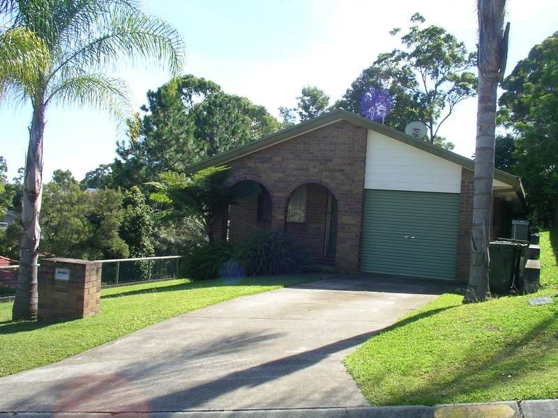 12 Rossmoyne Close, Elanora QLD 4221