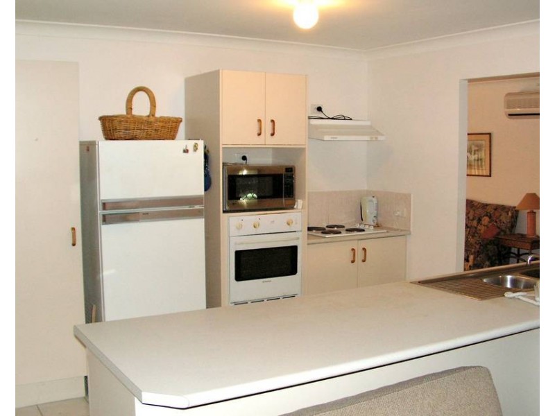 14 Cosmos Court, Elanora QLD 4221