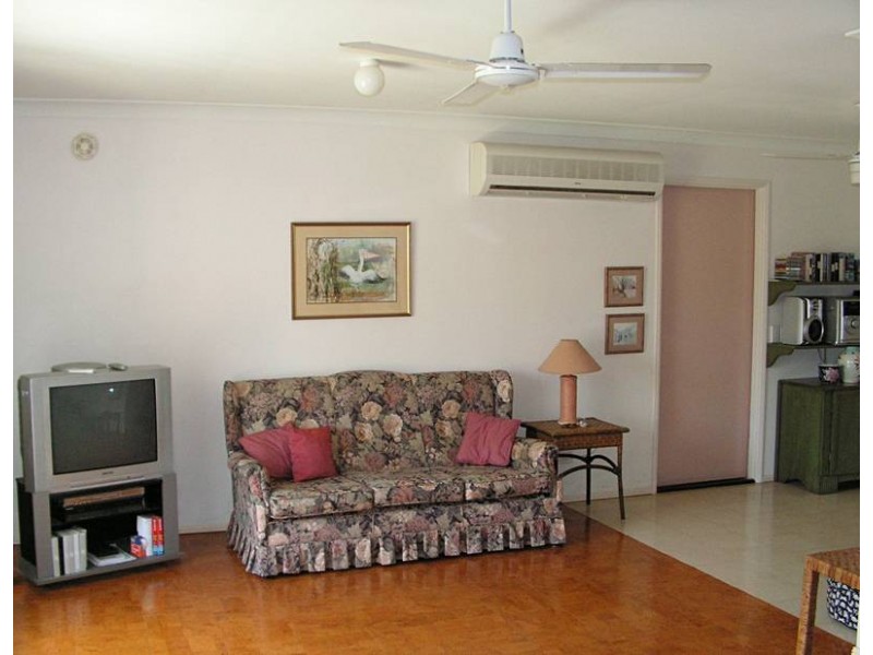 14 Cosmos Court, Elanora QLD 4221