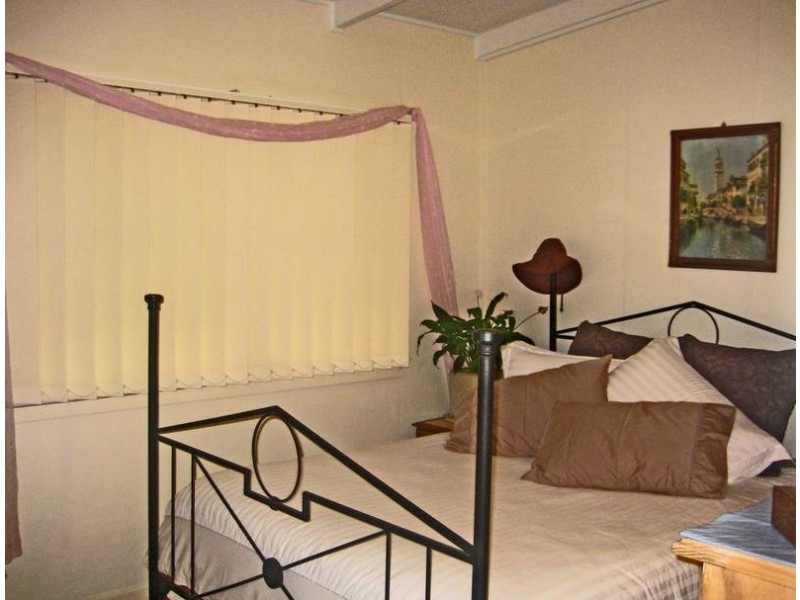 7 Waikiki Avenue, Palm Beach QLD 4221