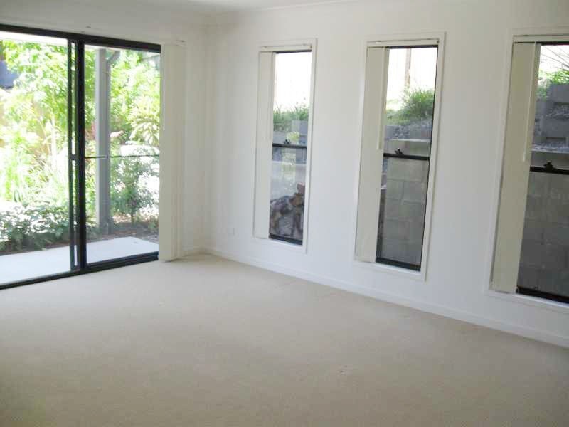 2/11 Sellin Place, Currumbin Waters QLD 4223