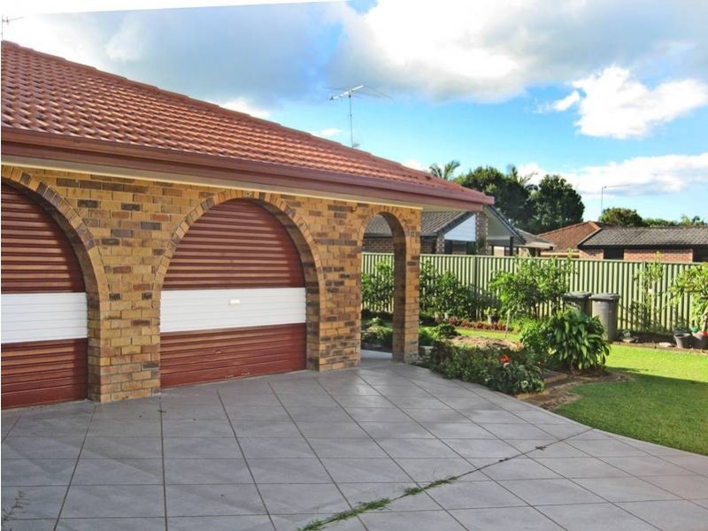 15 Carolina Close, Elanora QLD 4221
