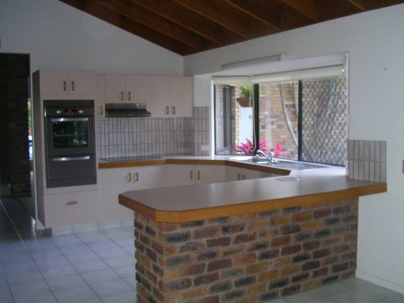 100 KP McGrath Drive, Elanora QLD 4221