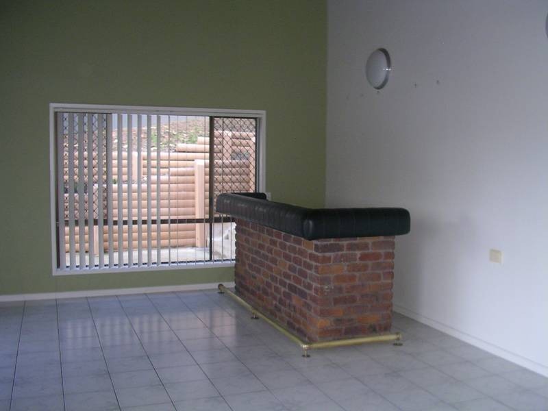 100 KP McGrath Drive, Elanora QLD 4221