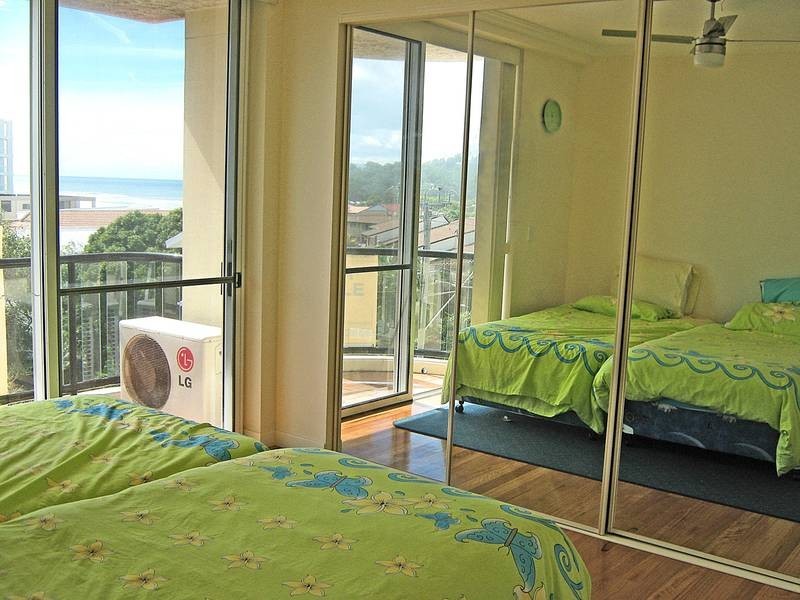 4/3 Twenty Seventh Avenue, Palm Beach QLD 4221