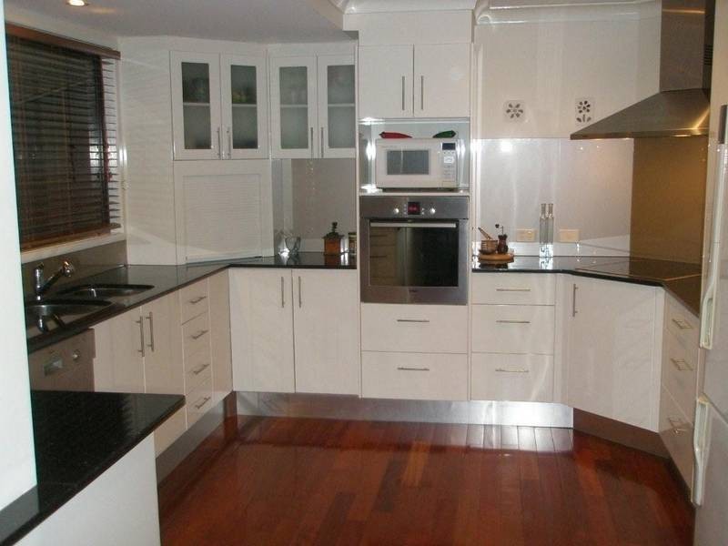 13 Ballidu Close, Elanora QLD 4221