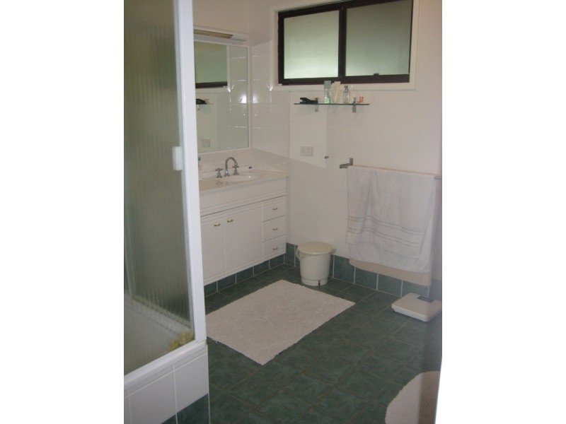13 Ballidu Close, Elanora QLD 4221