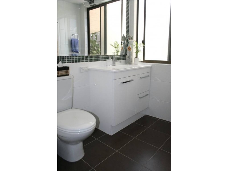 17 Daisy Street, Elanora QLD 4221