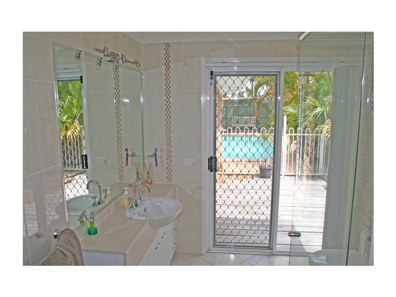 Elanora QLD 4221