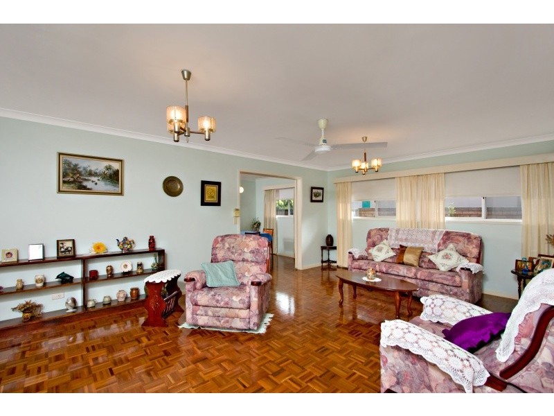 4 Sycamore Street, Palm Beach QLD 4221