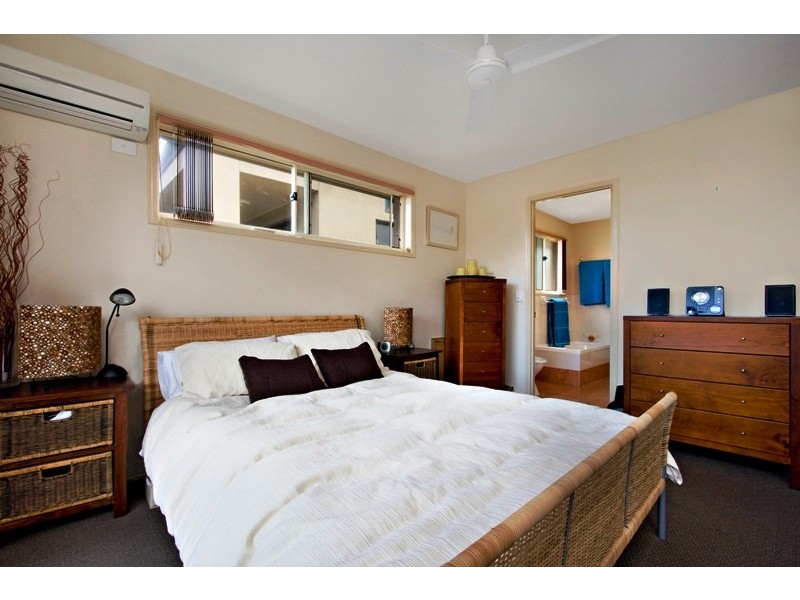 2/436 Cypress Terrace North, Palm Beach QLD 4221