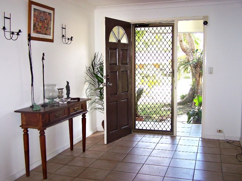 8 Tierney Drive, Currumbin Waters QLD 4223