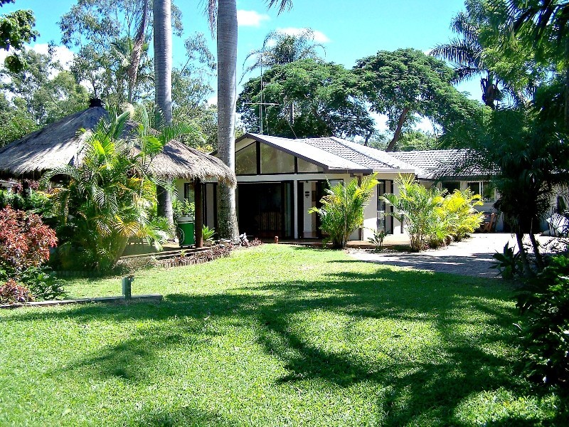 8 Tierney Drive, Currumbin Waters QLD 4223