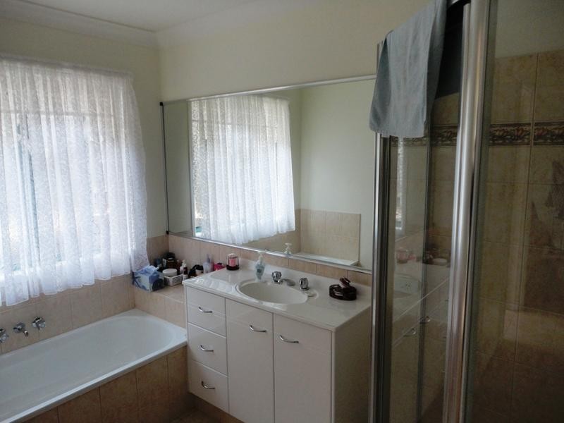 18 Leopard Avenue, Elanora QLD 4221