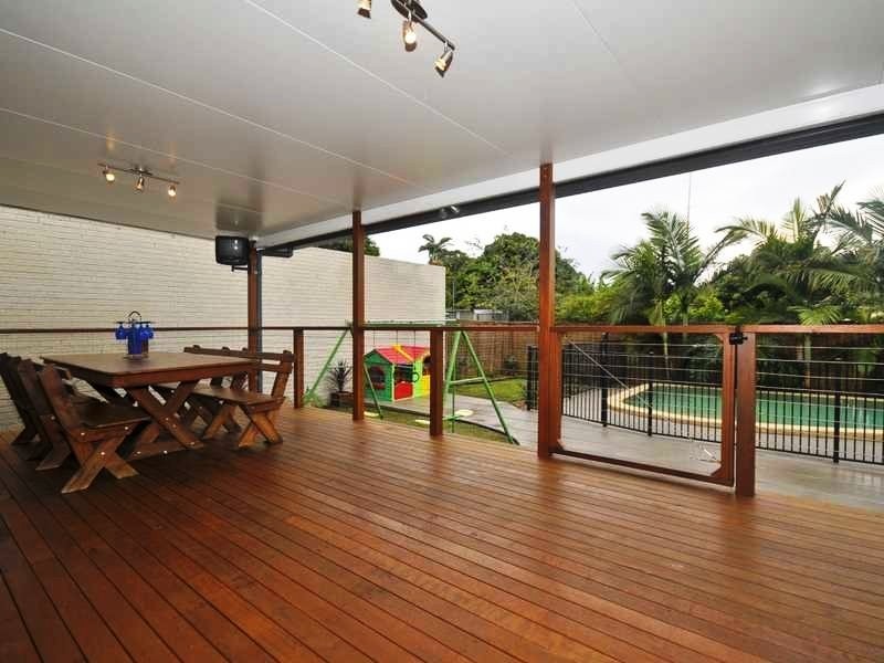 7 Love Street, Currumbin Waters QLD 4223