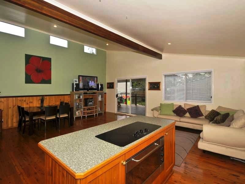 7 Love Street, Currumbin Waters QLD 4223