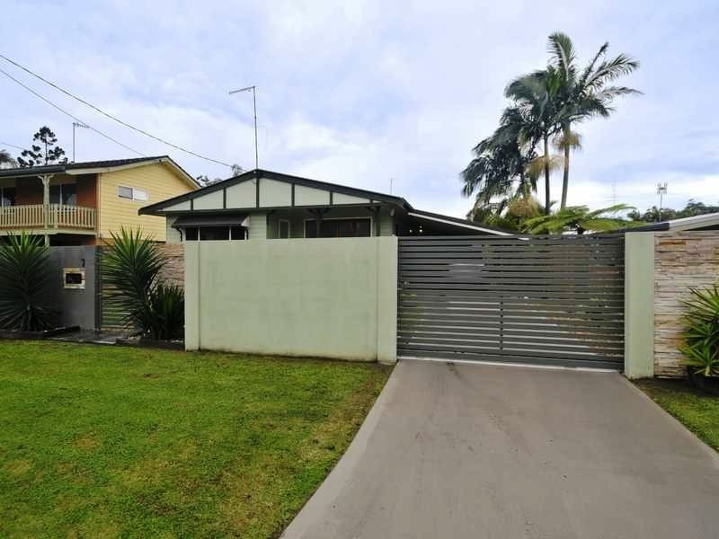 7 Love Street, Currumbin Waters QLD 4223