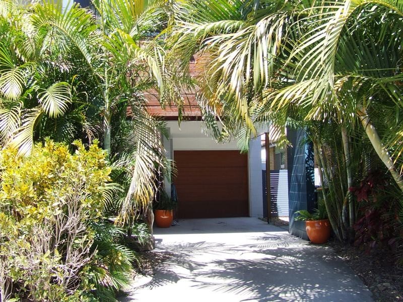 2/36 Fourth Avenue, Palm Beach QLD 4221