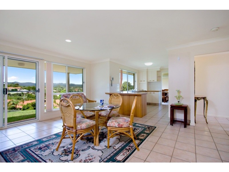 6 Wyara Close, Elanora QLD 4221