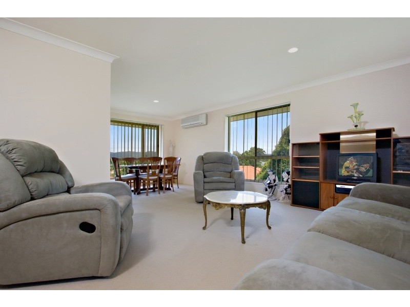 6 Wyara Close, Elanora QLD 4221