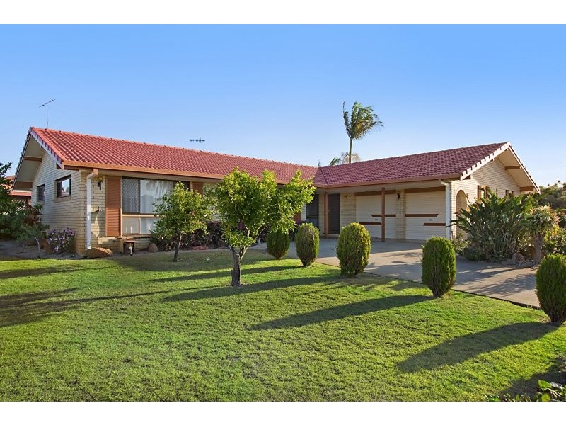 2 Birch Court, Palm Beach QLD 4221