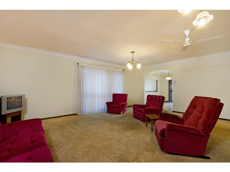 2 Birch Court, Palm Beach QLD 4221