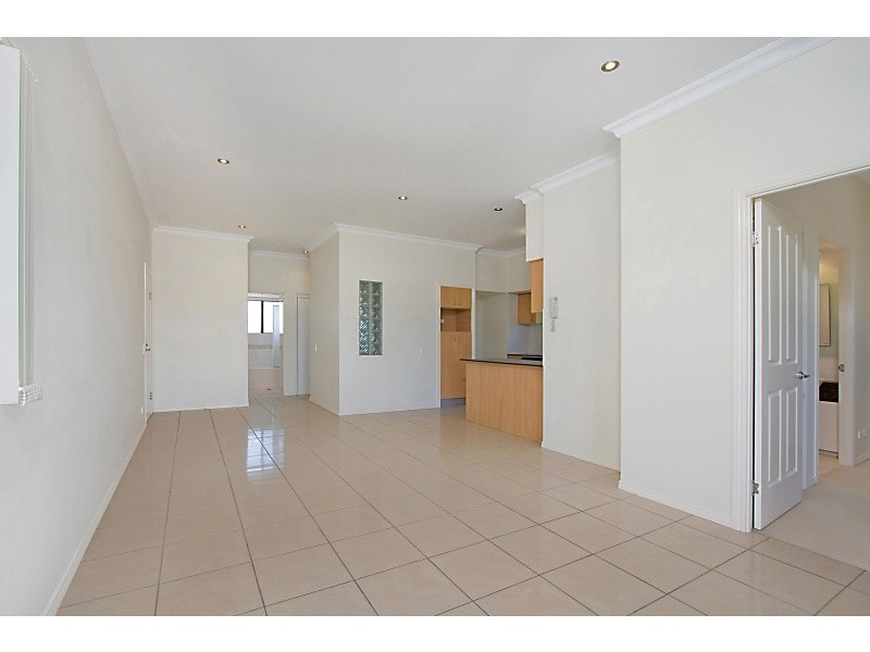 9/2008 Gold Coast Highway, Miami QLD 4220