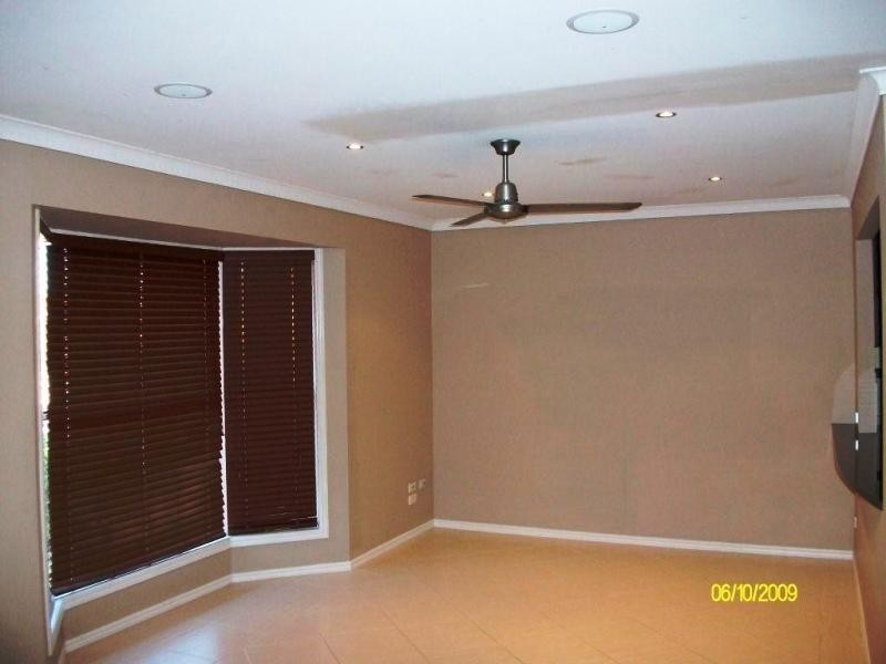 2/21 Sunbird Street, Burleigh Waters QLD 4220