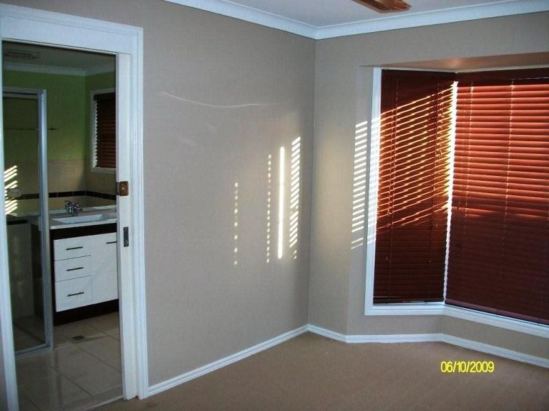 2/21 Sunbird Street, Burleigh Waters QLD 4220