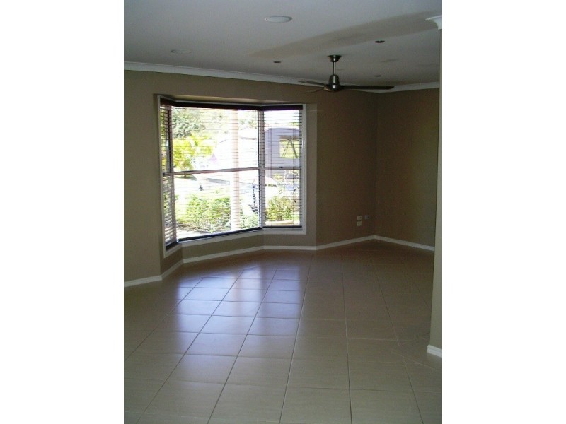 2/21 Sunbird Street, Burleigh Waters QLD 4220