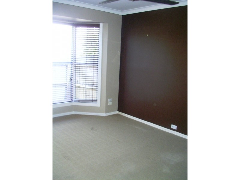 2/21 Sunbird Street, Burleigh Waters QLD 4220