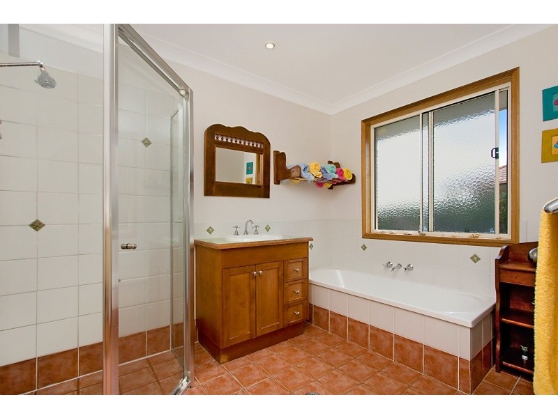 22 Tipuana Drive, Elanora QLD 4221