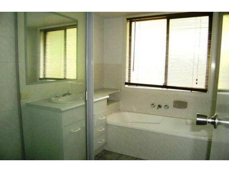 13 Wickepin Court, Elanora QLD 4221