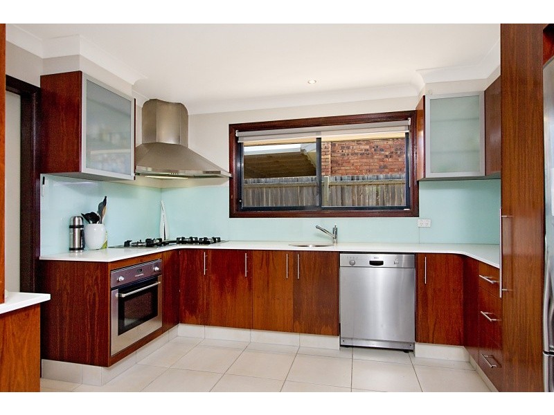 11 Sequoia Close, Elanora QLD 4221