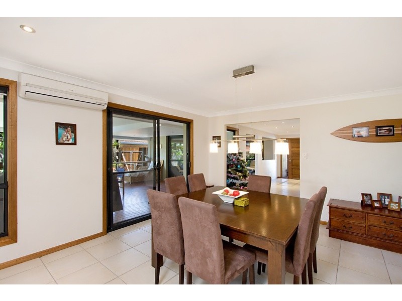 11 Sequoia Close, Elanora QLD 4221