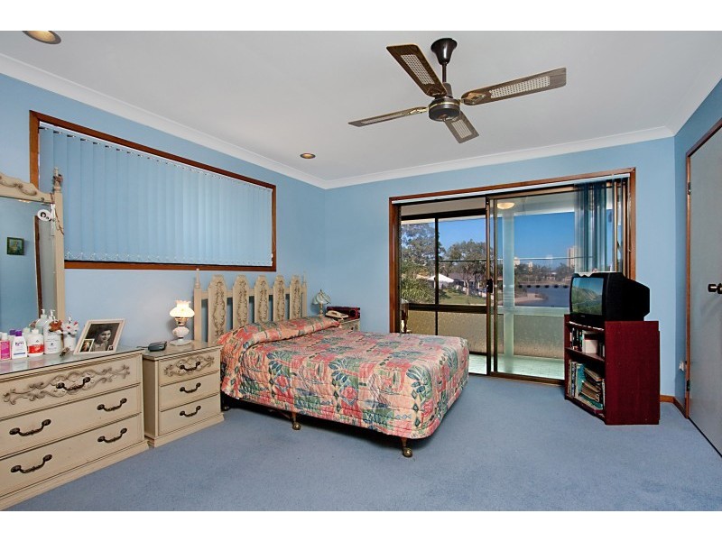 1/6 Sunbird Street, Burleigh Heads QLD 4220