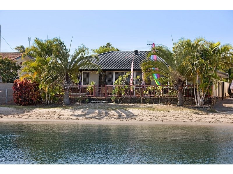 102 Parnki Parade, Palm Beach QLD 4221